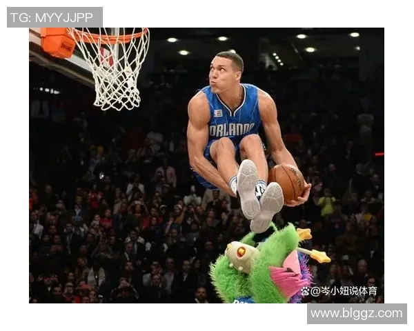 拉文与戈登精彩对决视频回顾绝妙扣篮瞬间不容错过 拉文与戈登精彩对决视频回顾绝妙扣篮瞬间不容错过