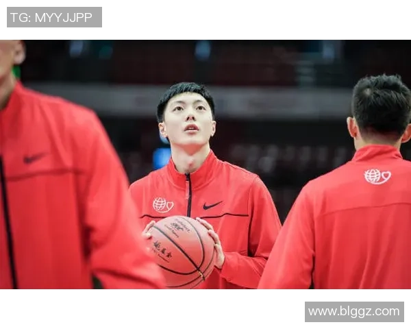 王泉泽的篮球之路：从青涩少年到职业球员的成长历程与奋斗故事